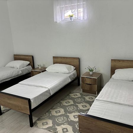 Tokmok Hostel,Halal Хостел,Халал מראה חיצוני תמונה