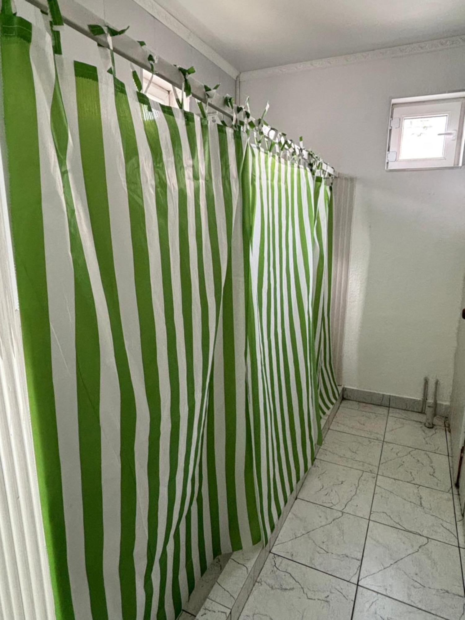 Tokmok Hostel,Halal Хостел,Халал מראה חיצוני תמונה