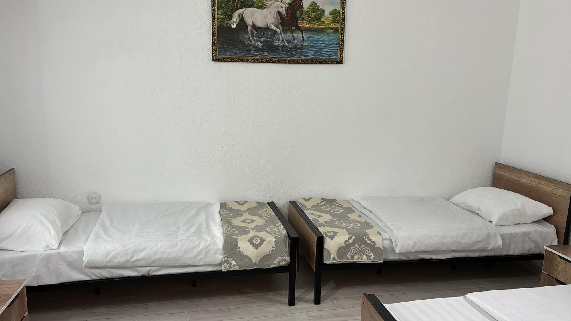 Tokmok Hostel,Halal Хостел,Халал מראה חיצוני תמונה