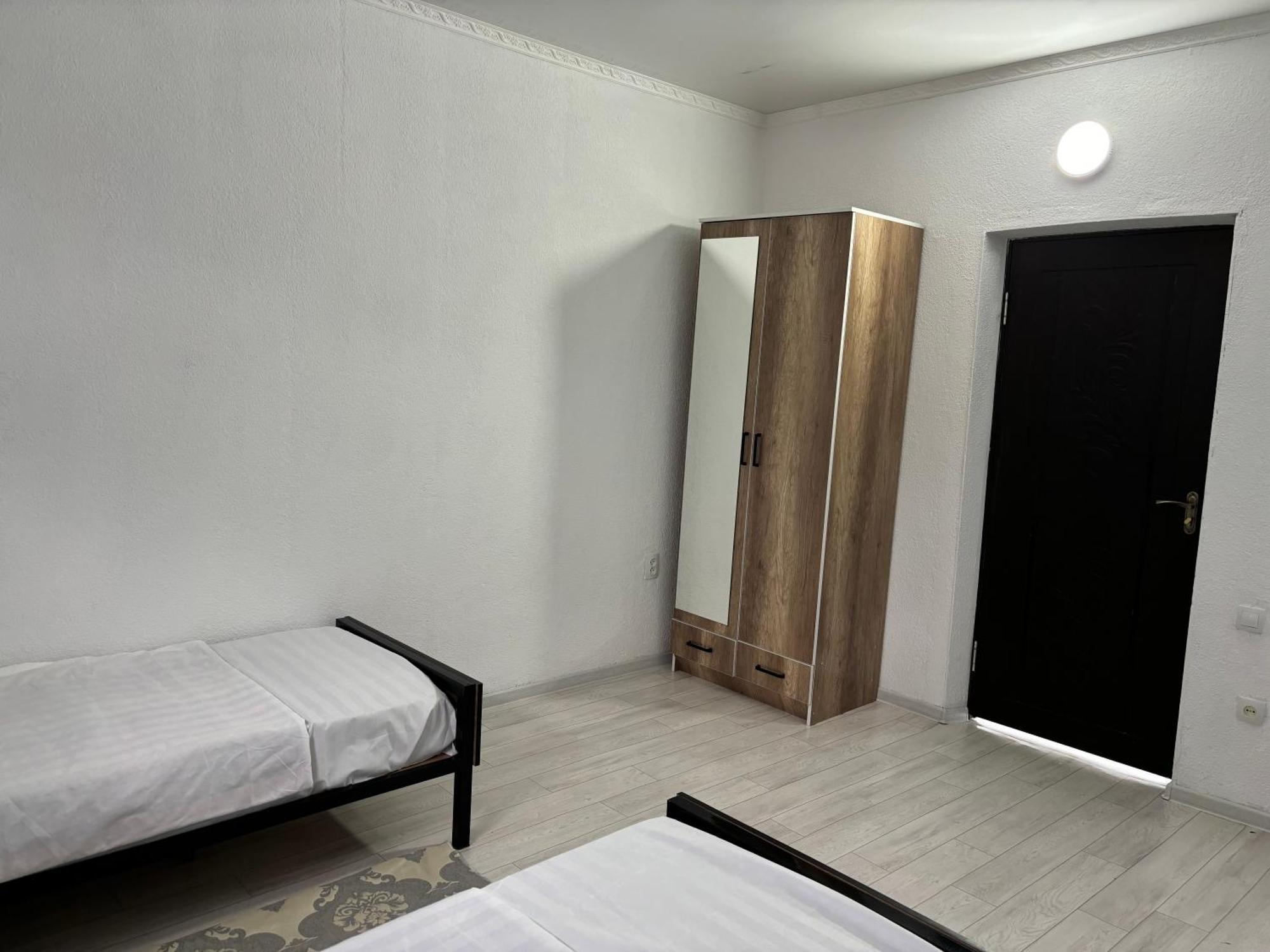 Tokmok Hostel,Halal Хостел,Халал מראה חיצוני תמונה