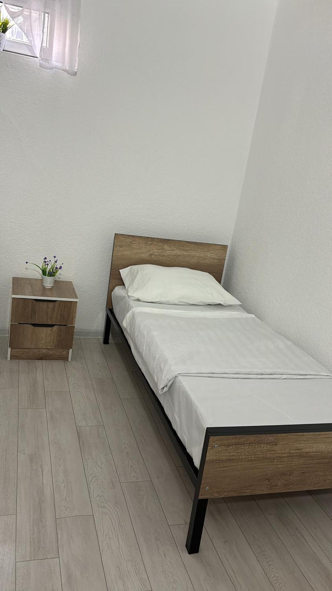 Tokmok Hostel,Halal Хостел,Халал מראה חיצוני תמונה