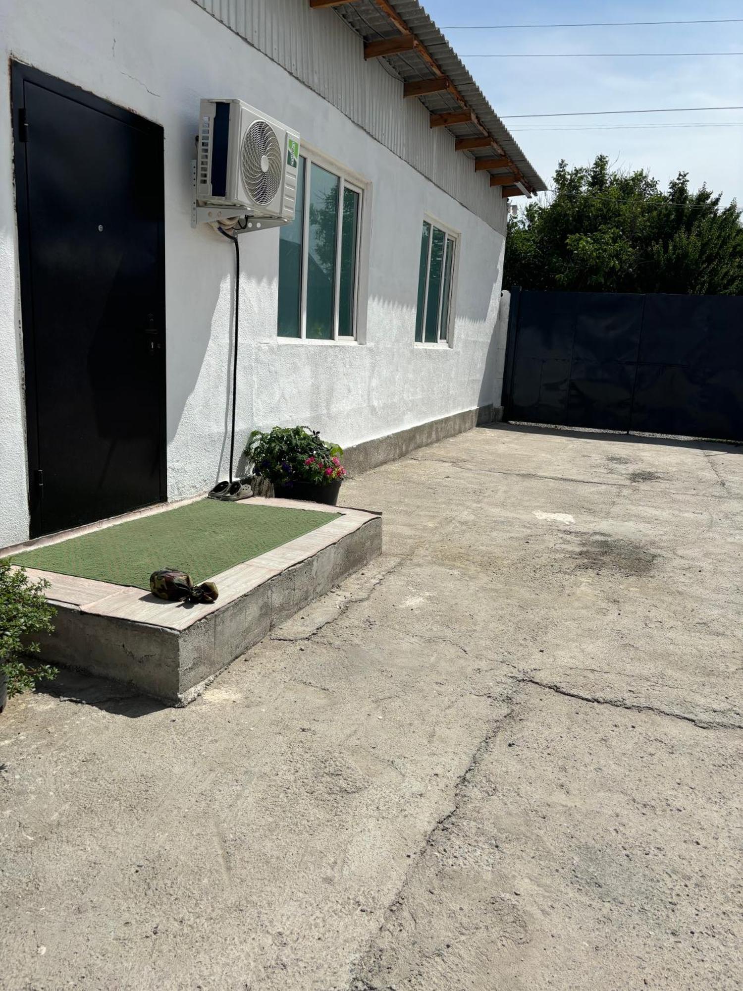 Tokmok Hostel,Halal Хостел,Халал מראה חיצוני תמונה