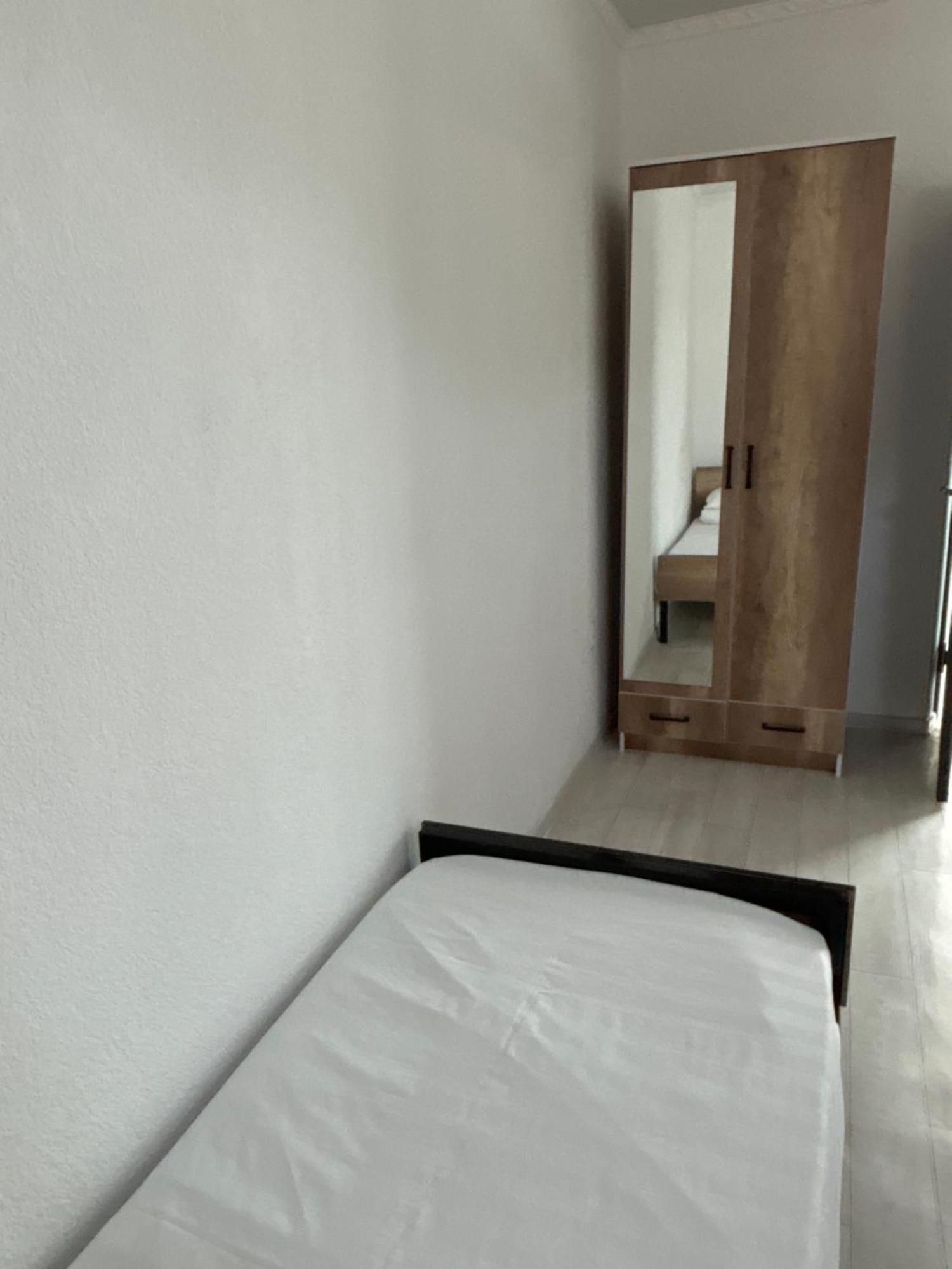 Tokmok Hostel,Halal Хостел,Халал מראה חיצוני תמונה
