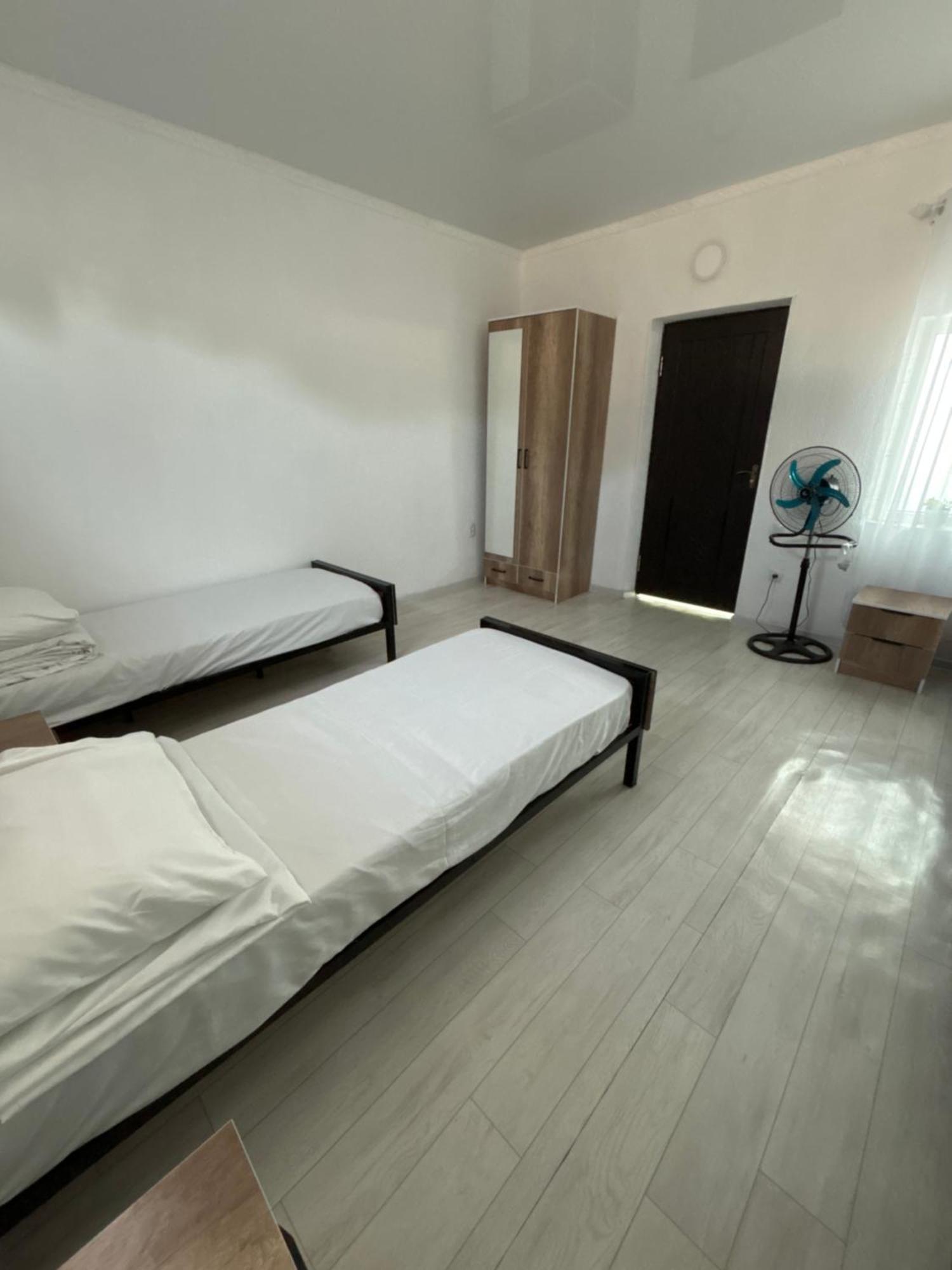 Tokmok Hostel,Halal Хостел,Халал מראה חיצוני תמונה