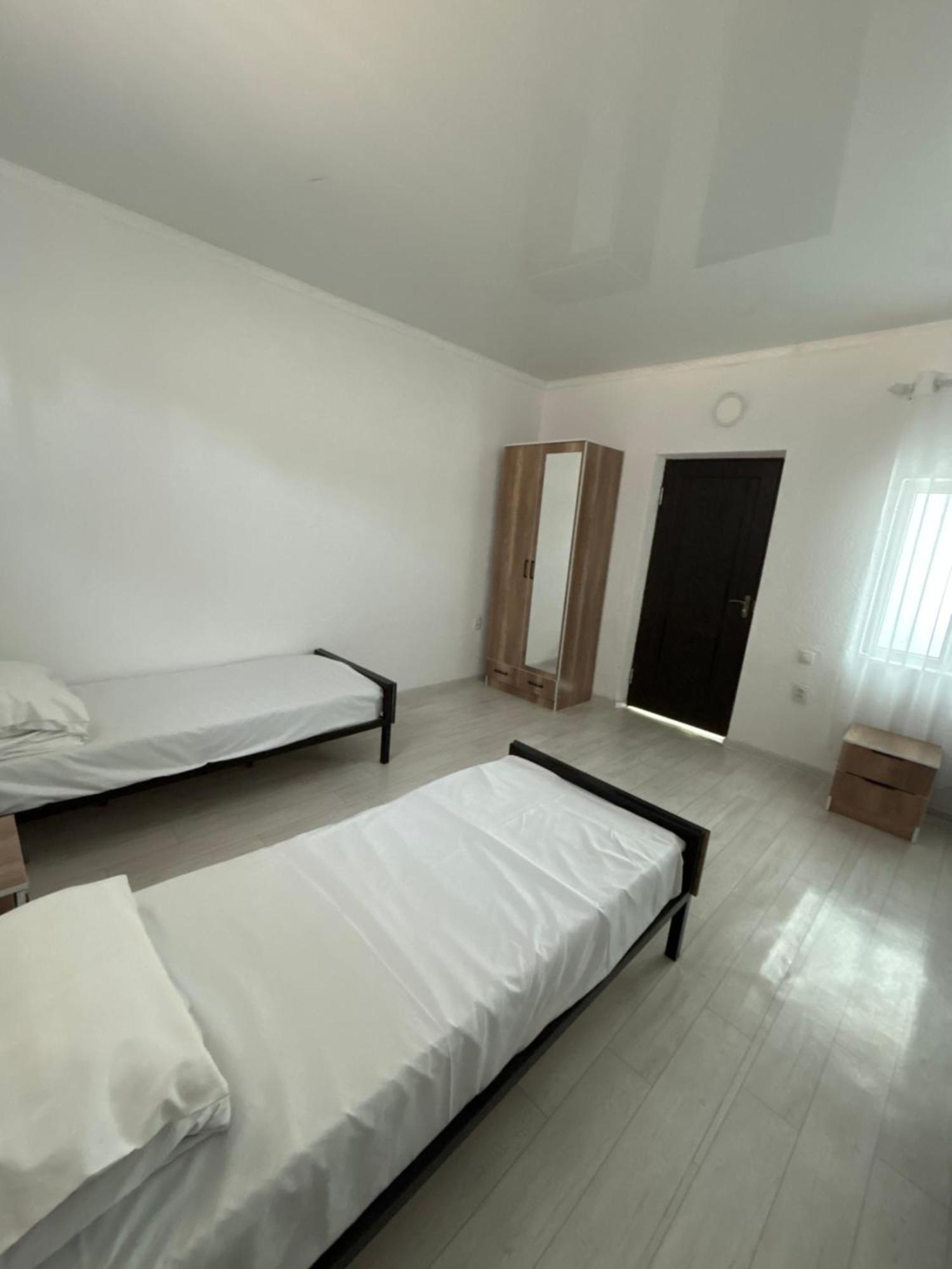 Tokmok Hostel,Halal Хостел,Халал מראה חיצוני תמונה